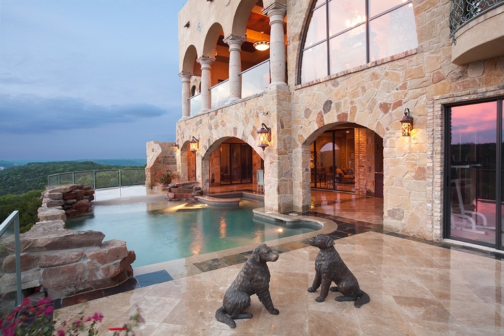 Example of a tuscan pool design in Austin