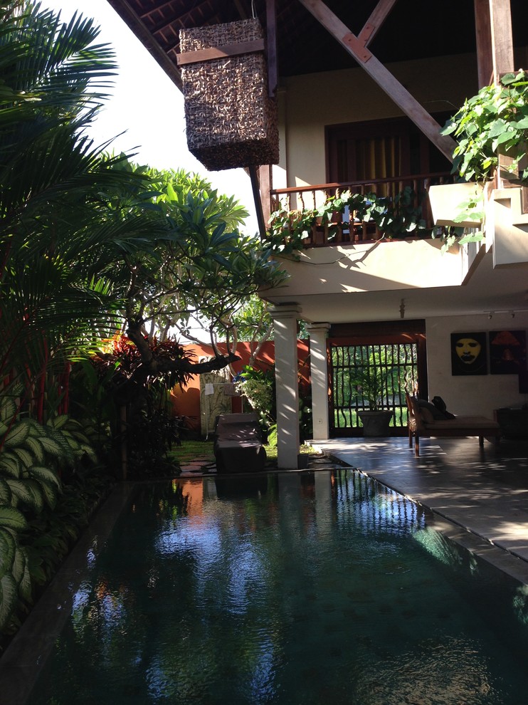 Bild på en liten orientalisk pool