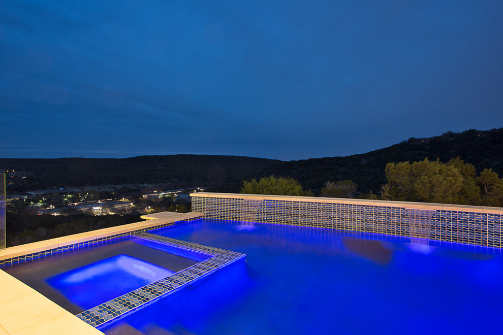 Großer Mediterraner Whirlpool in individueller Form in Austin