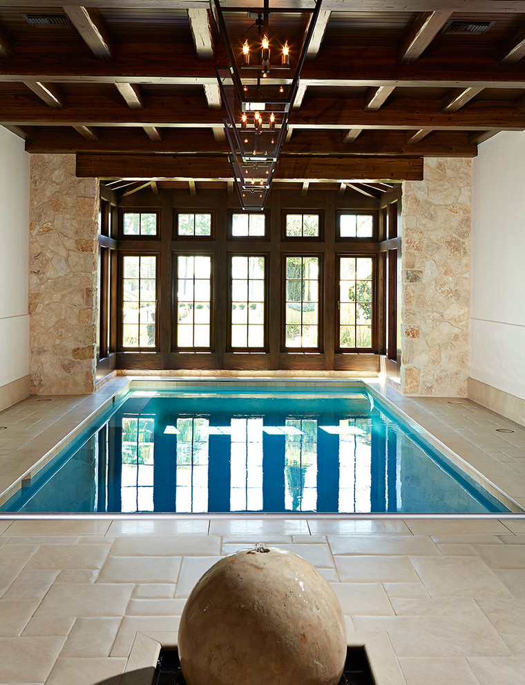 Пример оригинального дизайна: бассейн в доме в классическом стиле