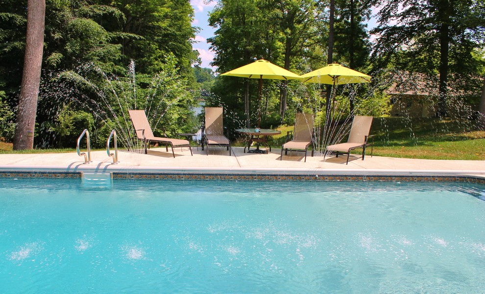 Example of a minimalist pool design in Indianapolis