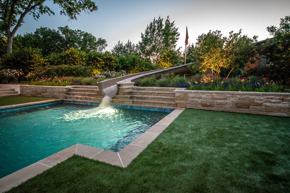 Esempio di una piscina contemporanea