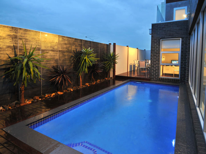 Pool - contemporary pool idea in Melbourne