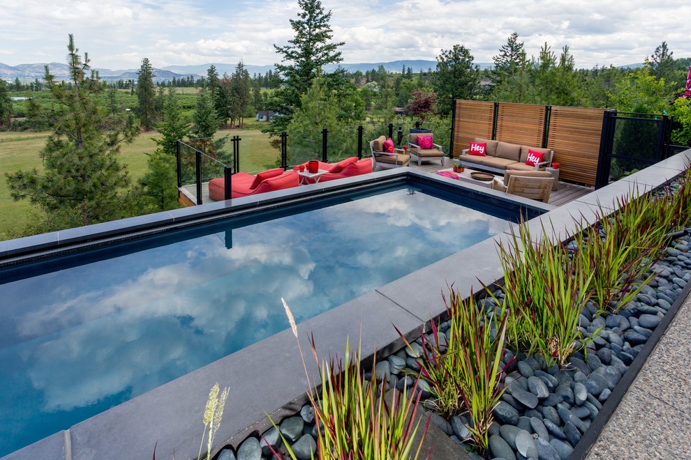 Woodland Hills 1 Kelowna Contemporary Pool Vancouver by VC