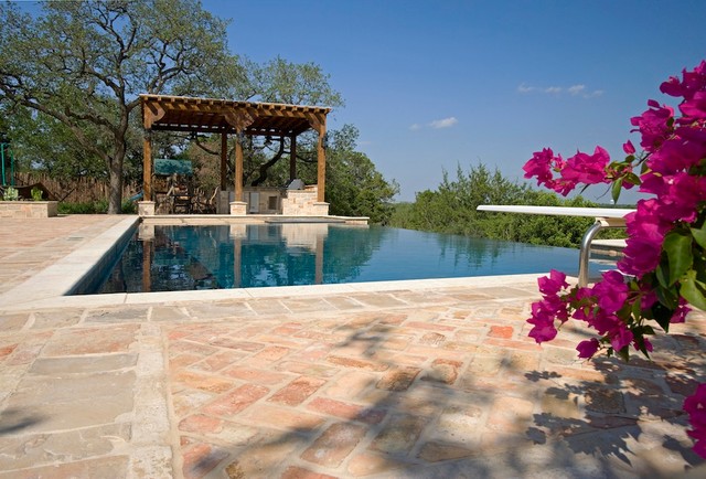 Zero Edge Pool In The Hill Country Traditional Pool Austin By Keith Zars Pools Houzz 1397