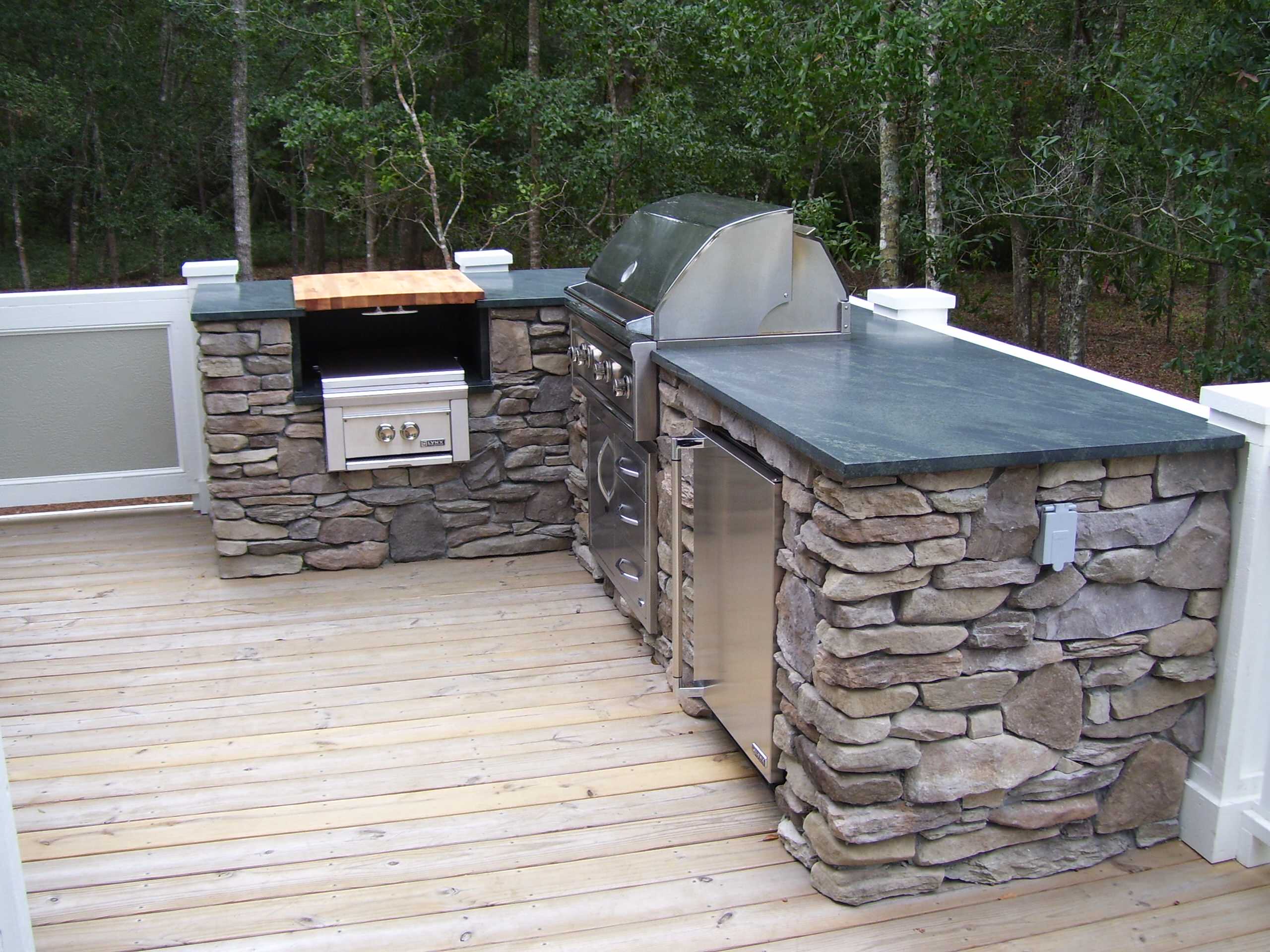 Simple Outdoor Kitchen Houzz