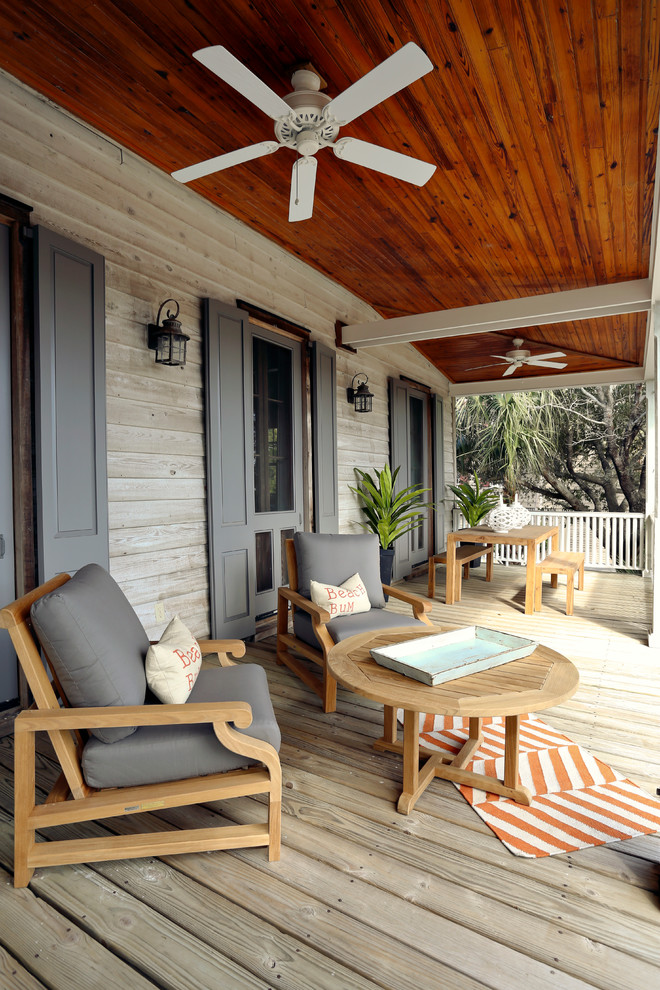 Beach style porch idea in San Francisco