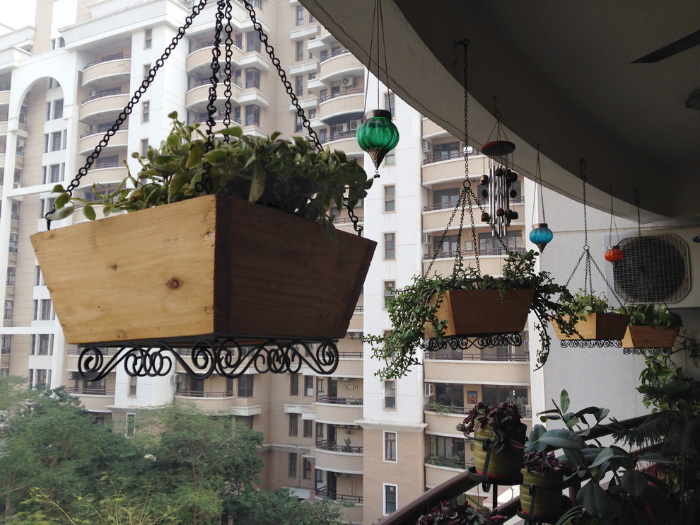 Eclectic porch idea in Delhi
