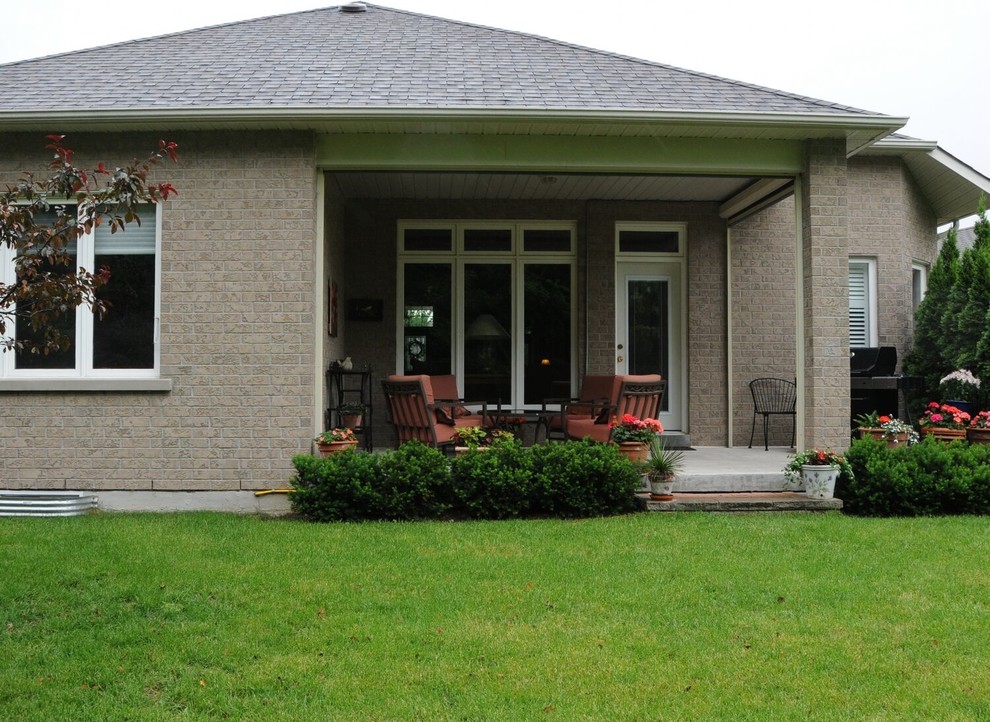 Ballantrae Golf Club Motorized Porch Traditional Porch Toronto