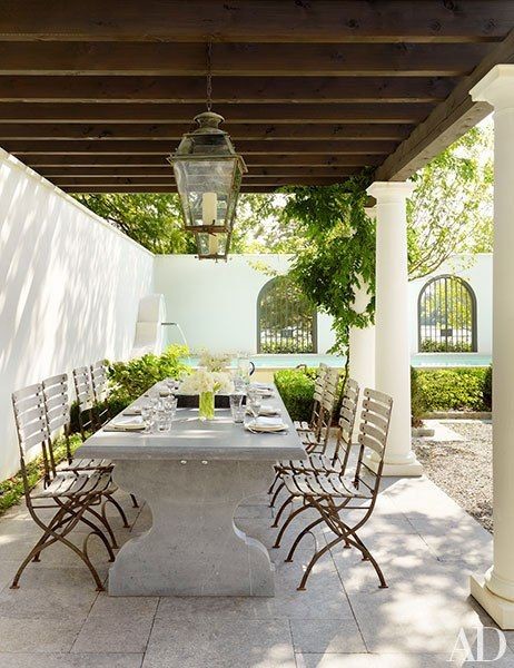 Design ideas for a classic patio in New York.