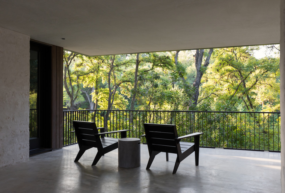 Inspiration for a modern veranda in Austin.