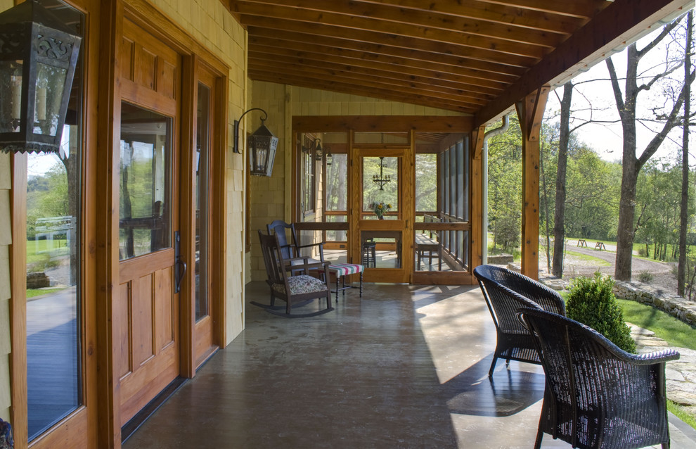 This is an example of a traditional veranda in Nashville.