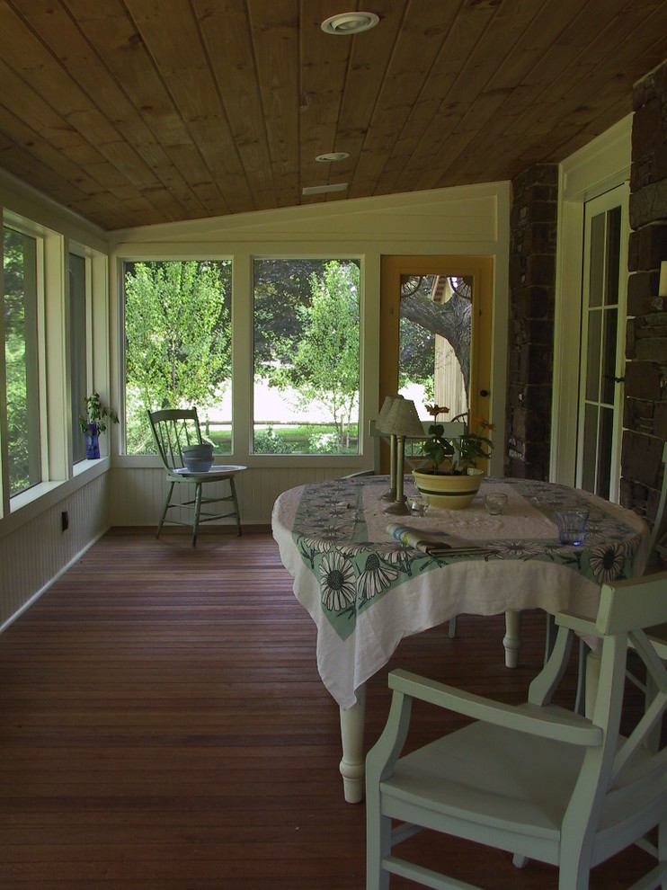 Country porch photo in New York