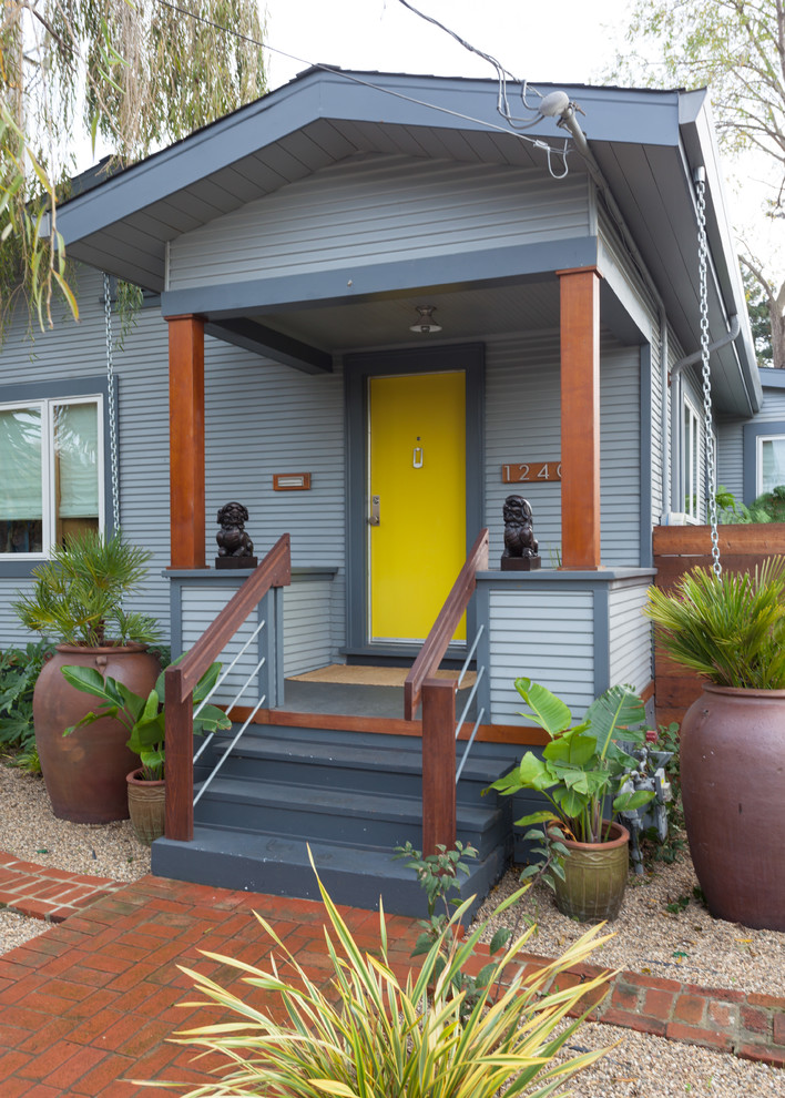 This is an example of a contemporary porch design in San Francisco.