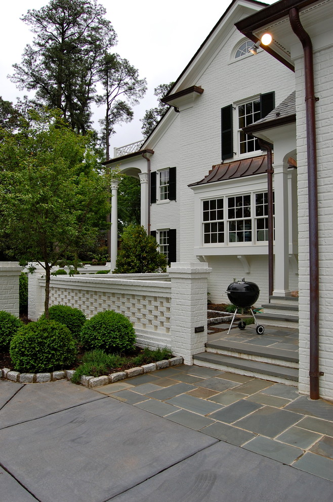 Design ideas for a traditional veranda in Raleigh.