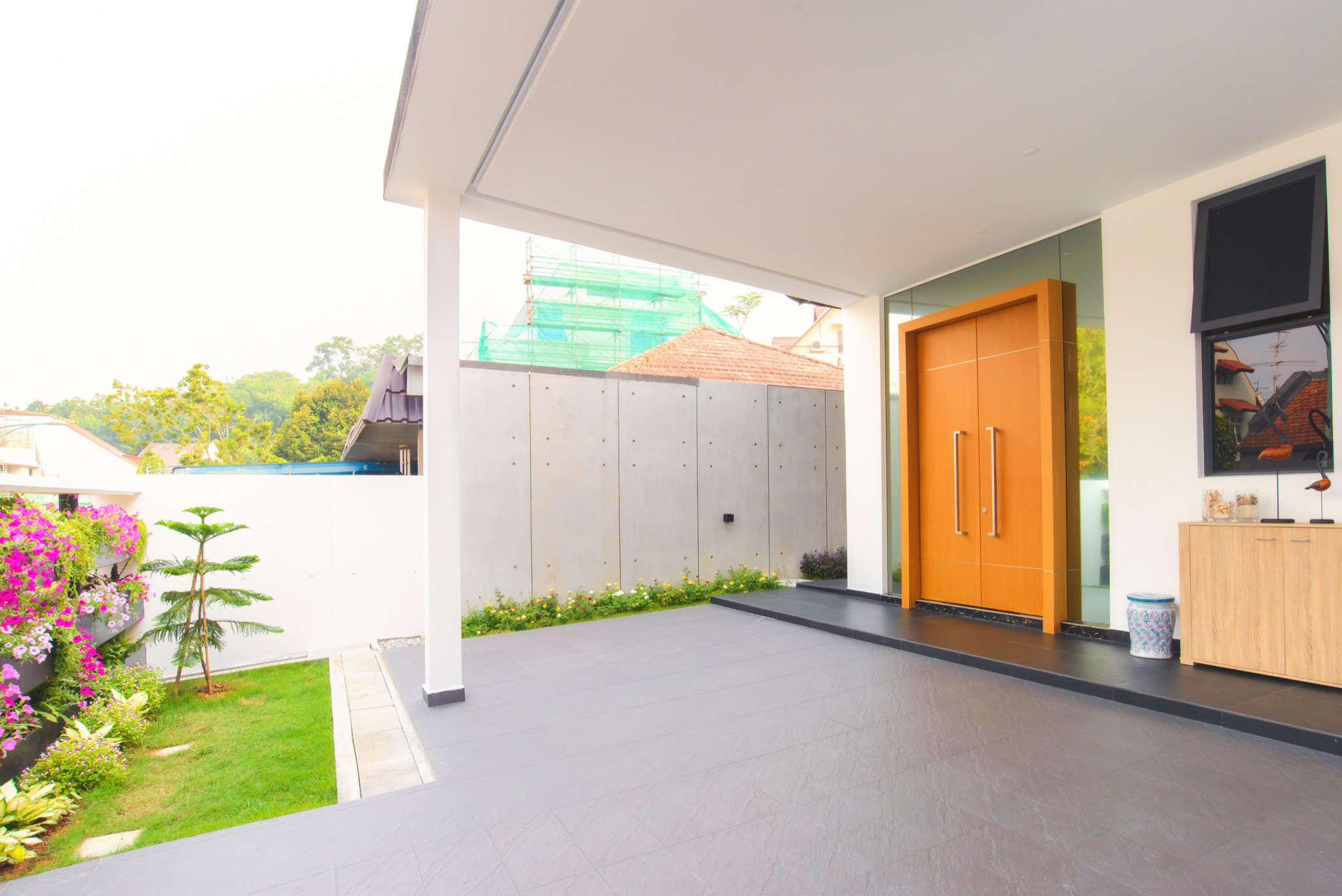 car porch - Tropical - Porch - Singapore - by FOMA Architects | Houzz