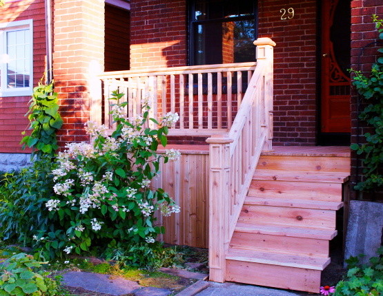 This is an example of a traditional porch design in Toronto.