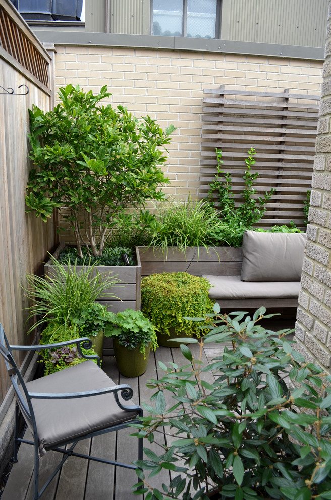 Inspiration for a timeless porch remodel in New York