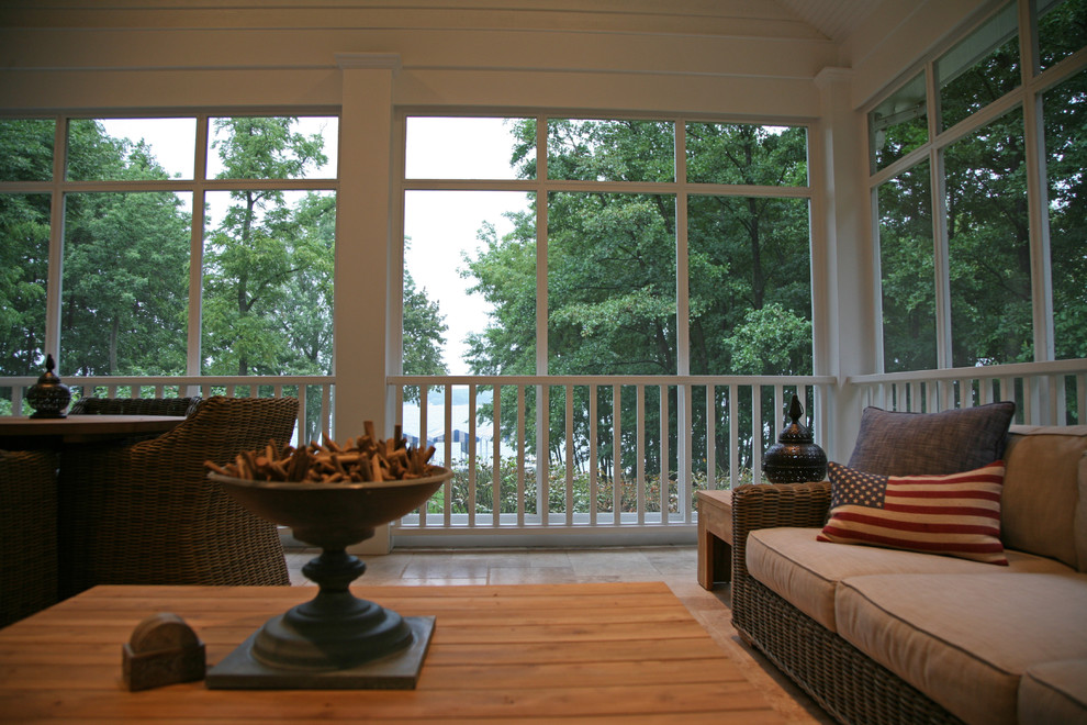 Inspiration for a timeless porch remodel in Milwaukee