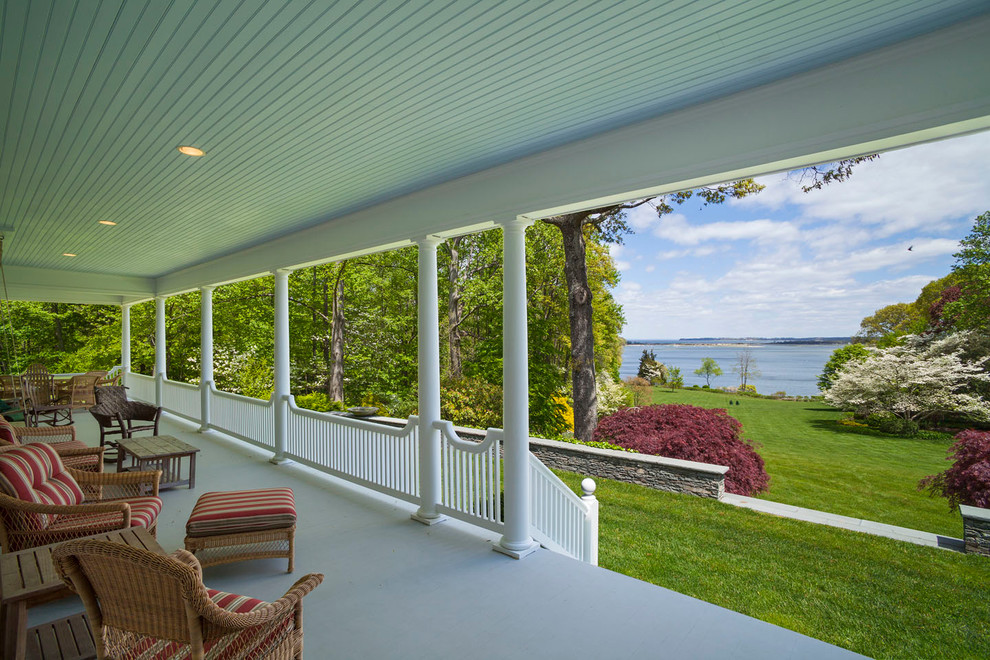 This is an example of a classic veranda in New York with a roof extension.