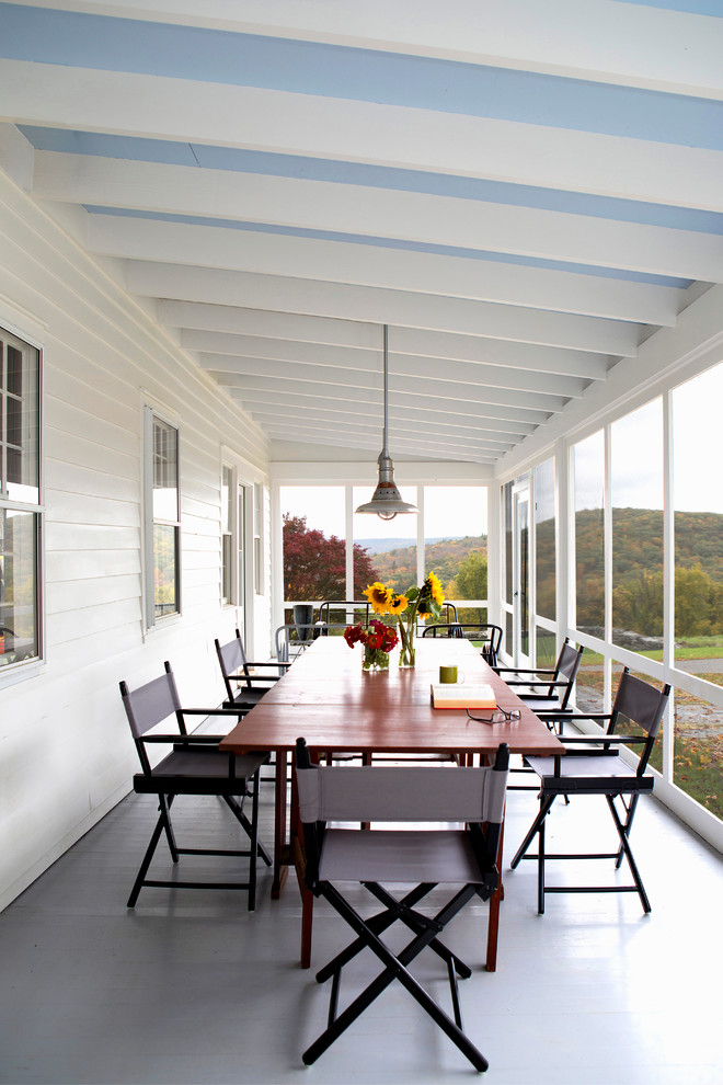 Design ideas for a rural screened veranda in Bridgeport with a roof extension.