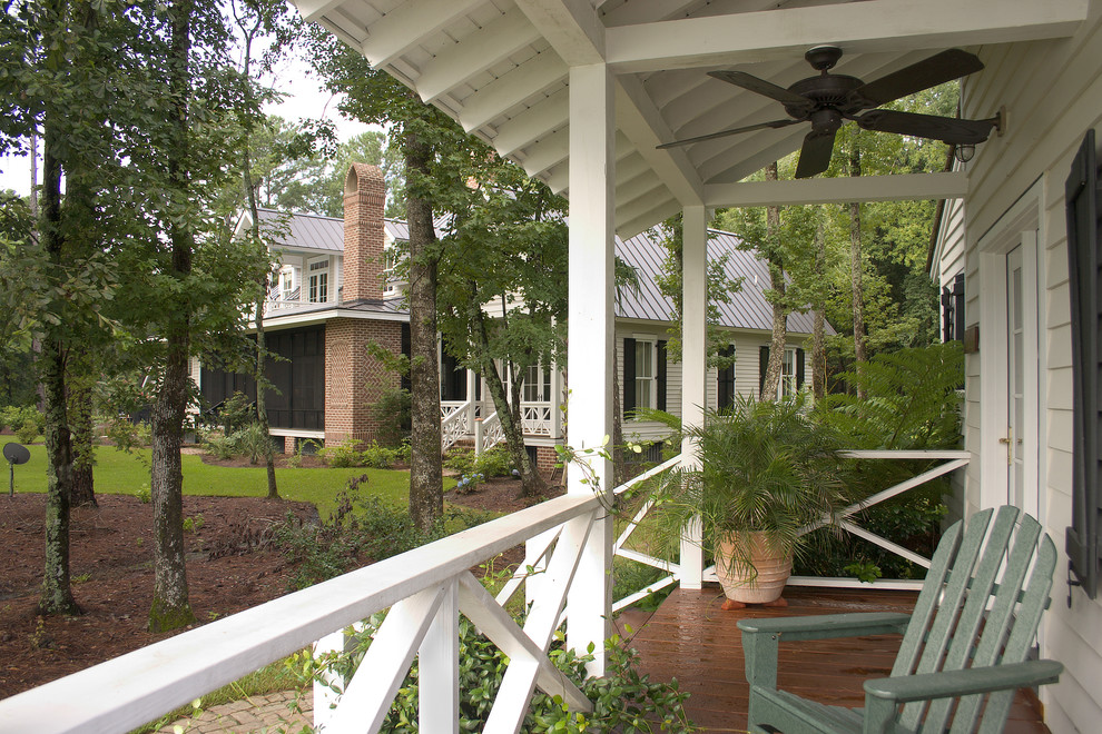 This is an example of a classic veranda in Atlanta.