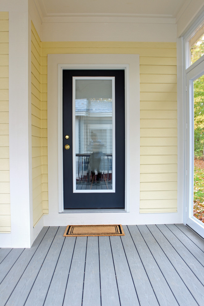 This is an example of a scandinavian porch design in Toronto.