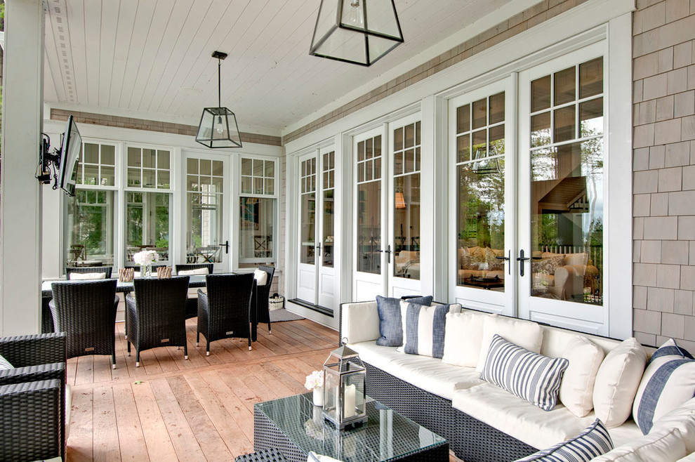 Design ideas for a nautical veranda in Toronto.