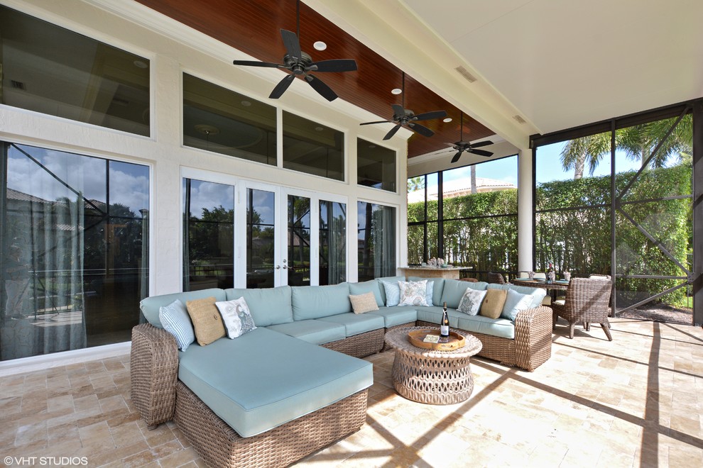 Transitional porch idea in Miami