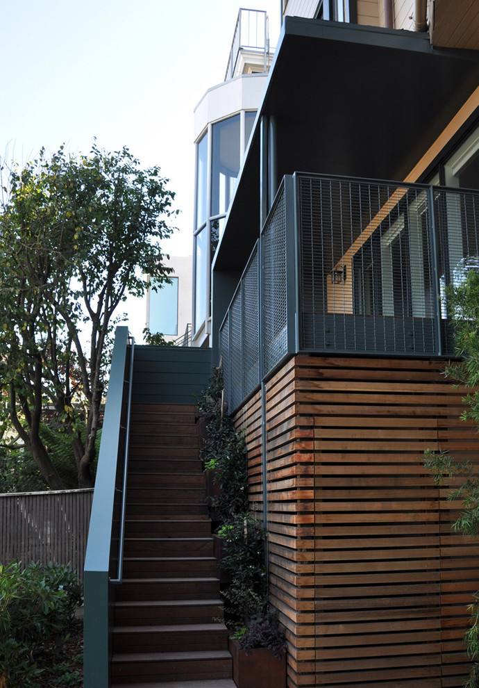 Minimalist porch idea in San Francisco