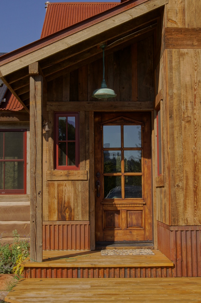 Rustikales Veranda im Vorgarten in Albuquerque