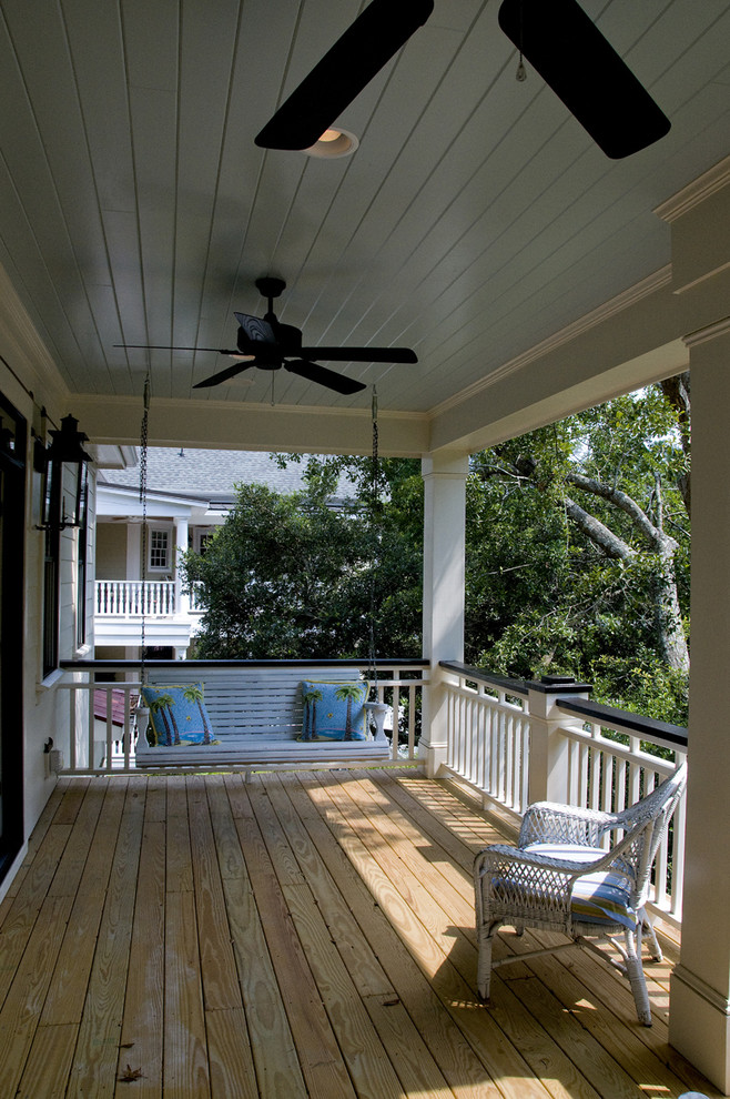 Design ideas for a classic veranda in Wilmington.