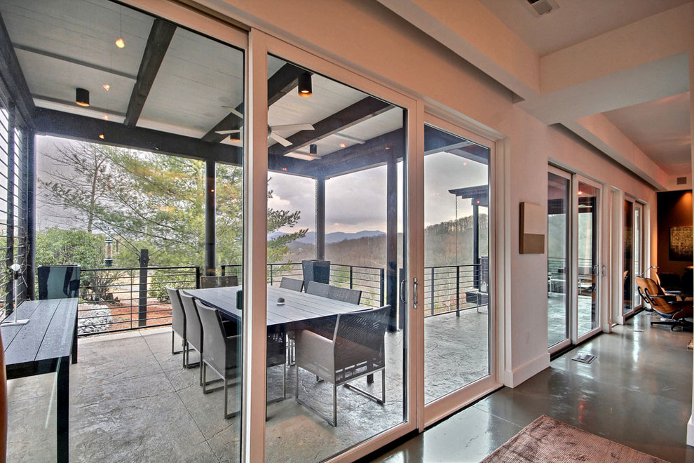 Design ideas for a modern veranda in Atlanta.
