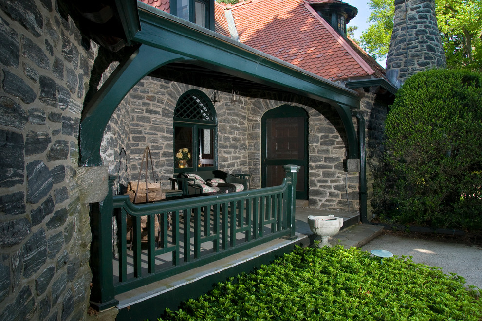 Inspiration for a traditional veranda in Philadelphia.