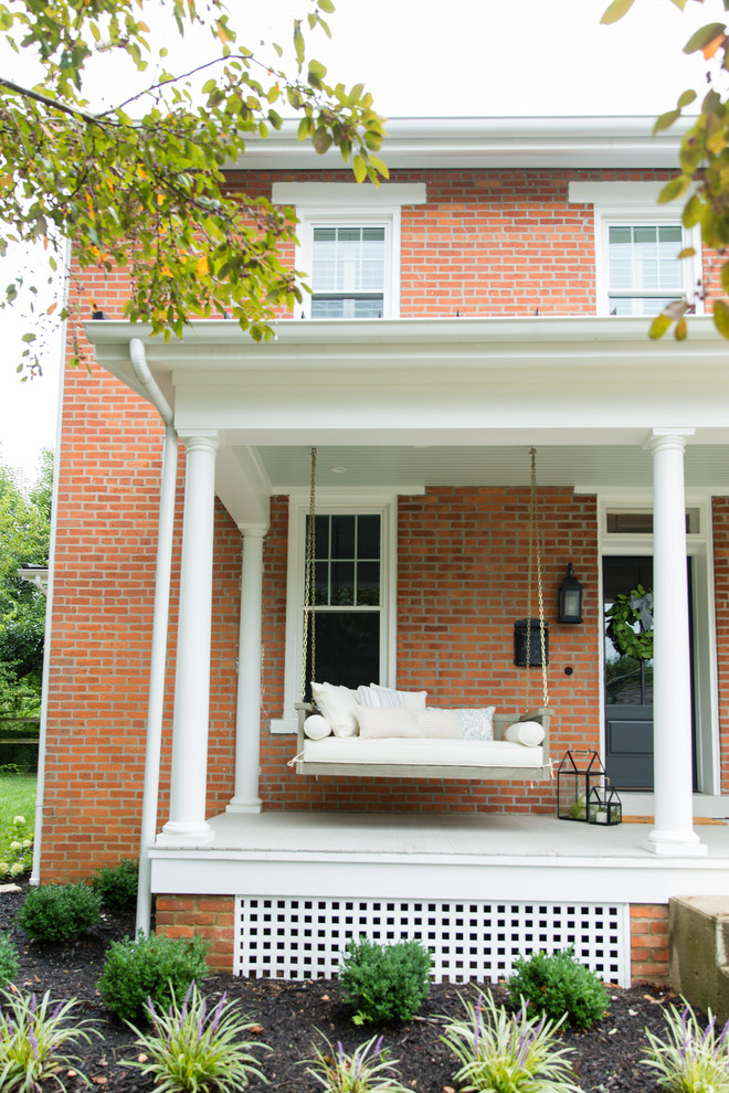Exemple d'un porche d'entrée de maison avant nature.