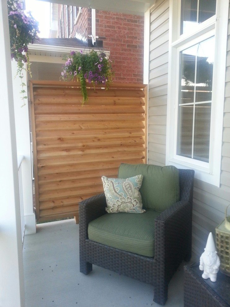Front Porch privacy screen Contemporary Porch Toronto by SHAWNA