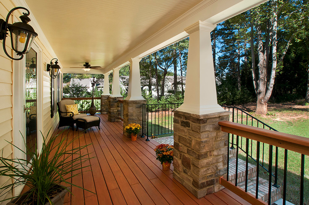 Design ideas for a large traditional front veranda in Atlanta.