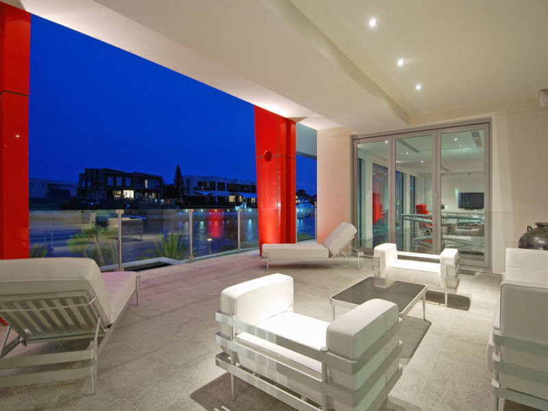 Foto de terraza minimalista grande en anexo de casas