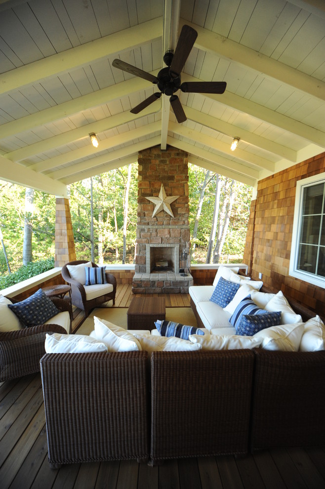 This is an example of a coastal veranda in Grand Rapids.