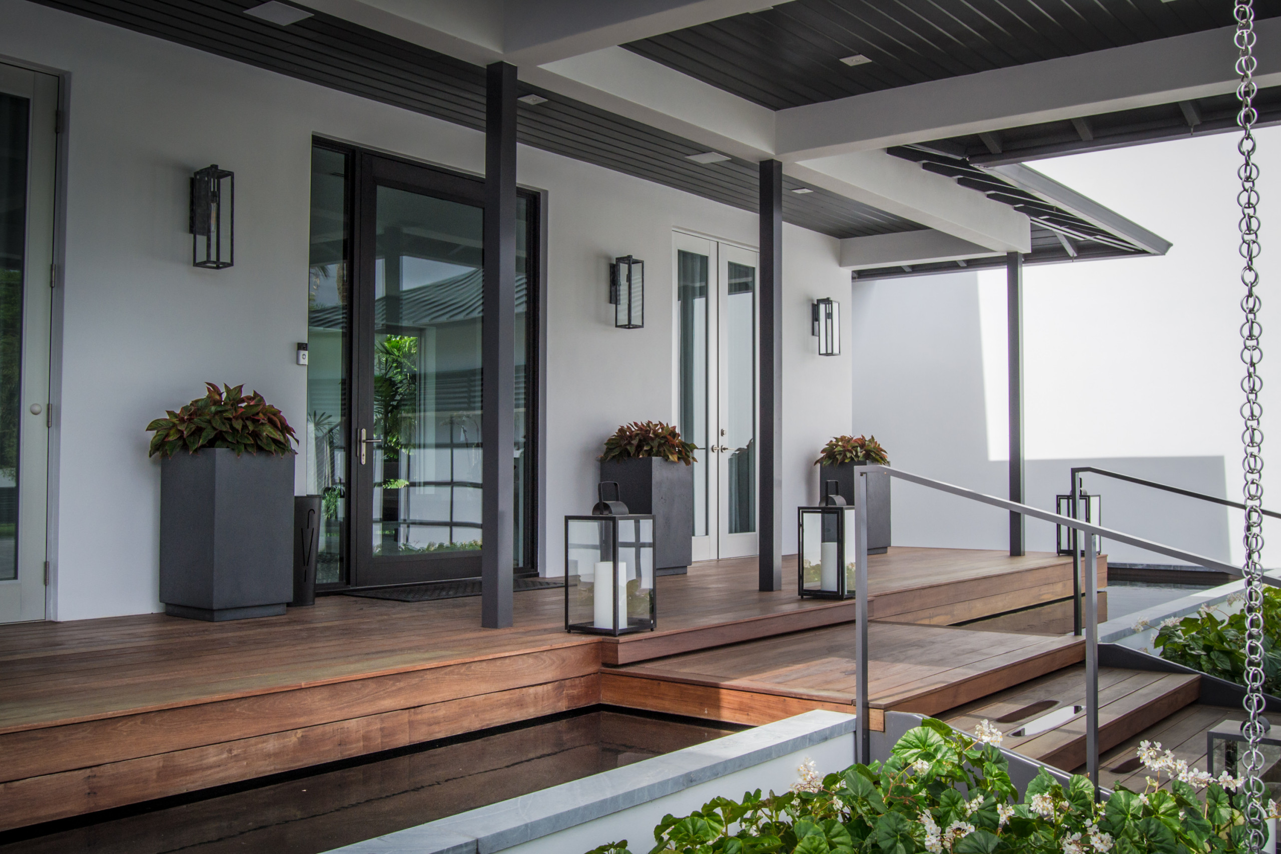 75 Beautiful Modern Front Porch Pictures Ideas July 2021 Houzz