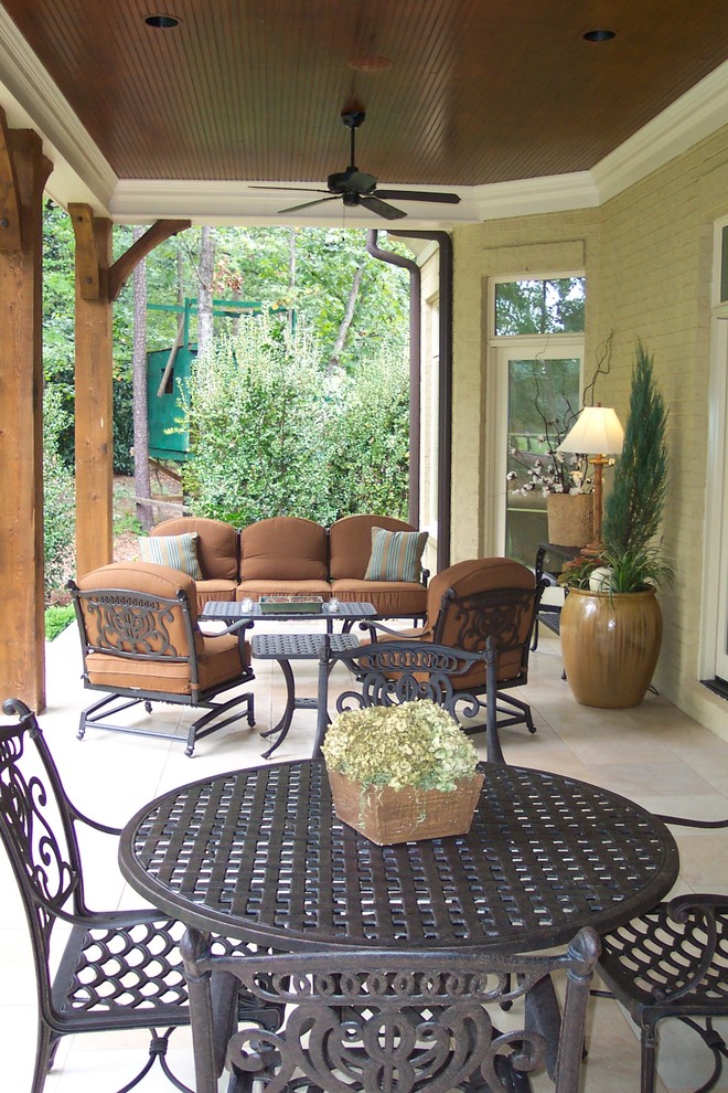 This is an example of a porch design in Raleigh.