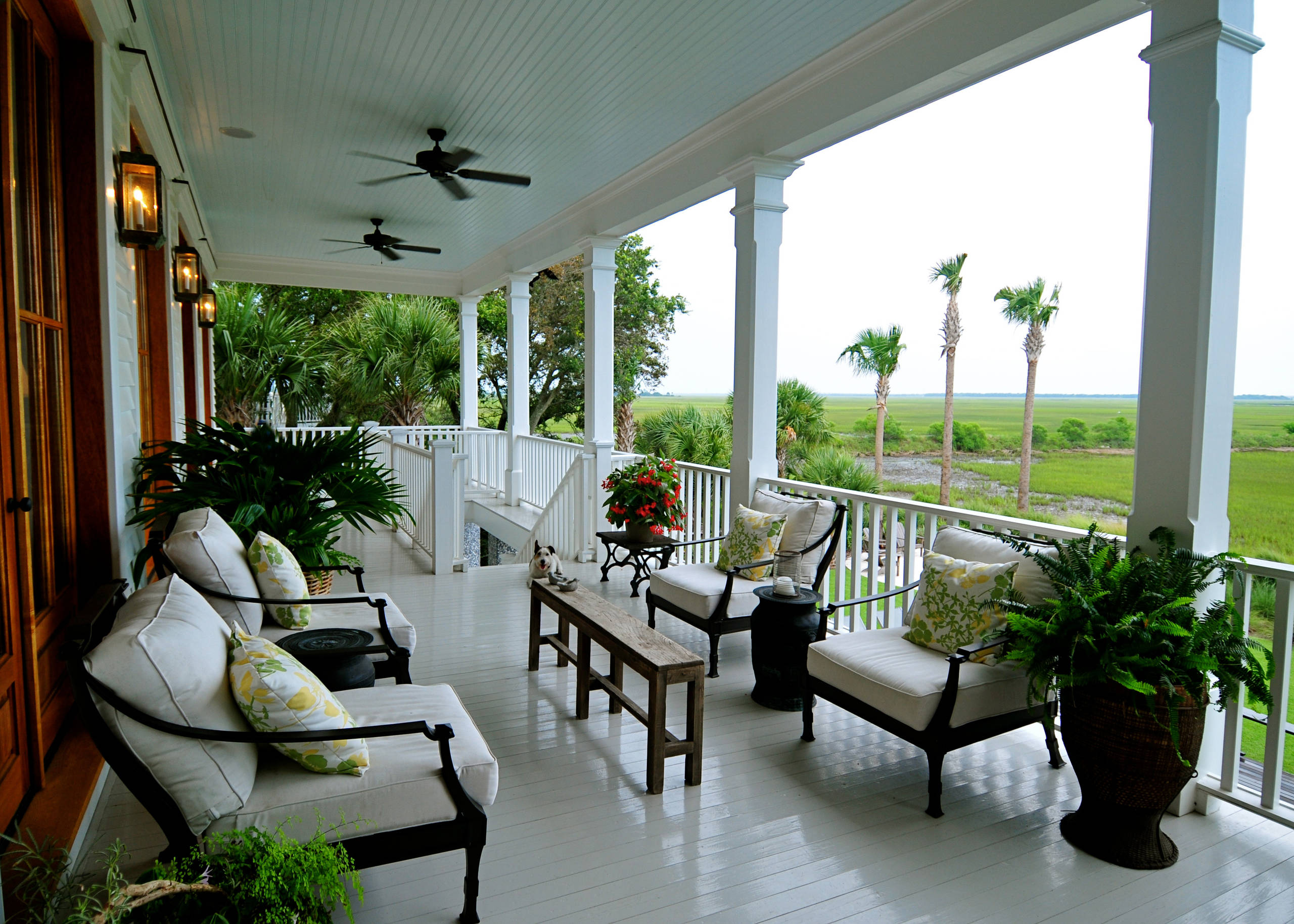 Long Narrow Front Porch Decorating Ideas: Create a Welcoming Entryway