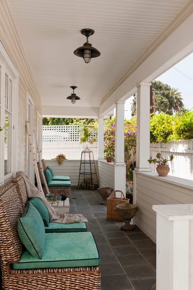 Elegant porch photo in Los Angeles