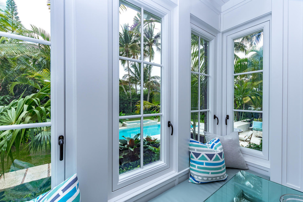 This is an example of a medium sized veranda in Miami.
