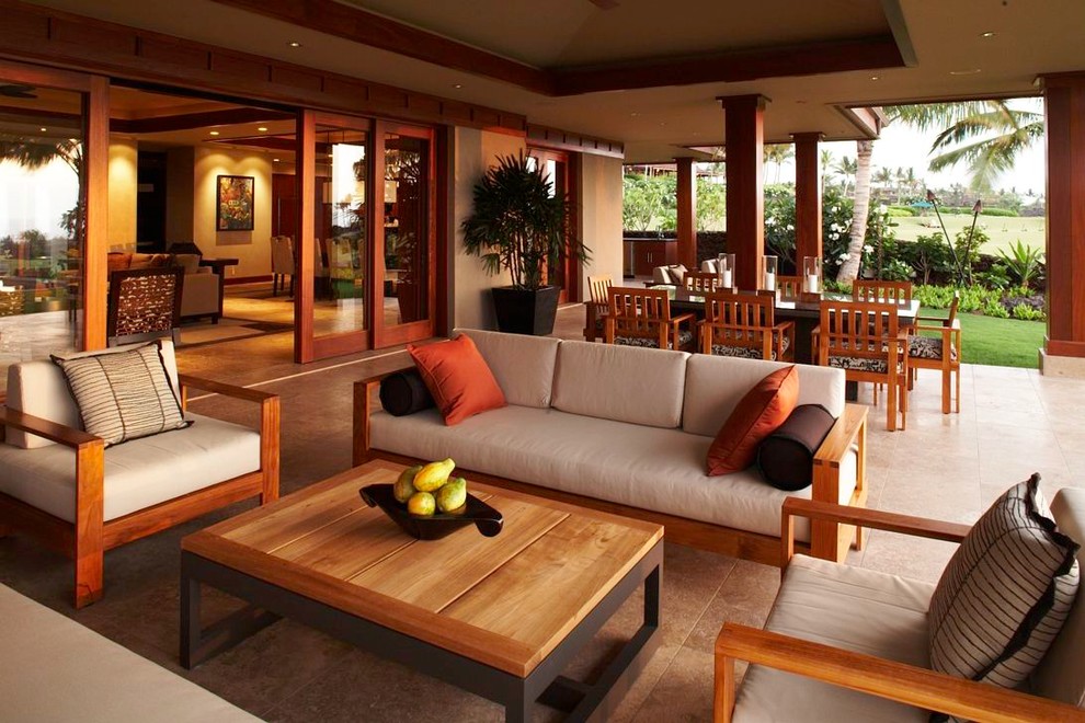Inspiration for a tropical porch remodel in Hawaii