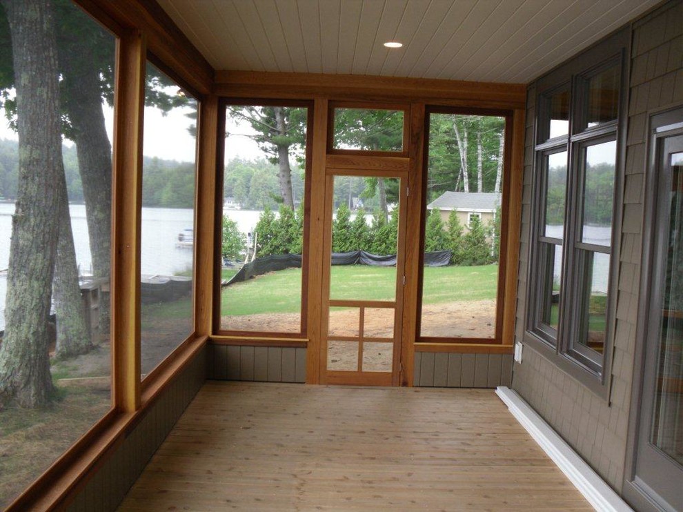 Cette photo montre un petit porche d'entrée de maison craftsman.
