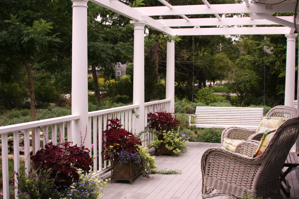 Inspiration for a timeless porch remodel in Boston
