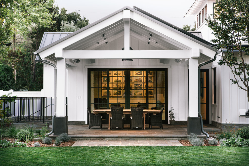 Design ideas for a farmhouse veranda in San Francisco.