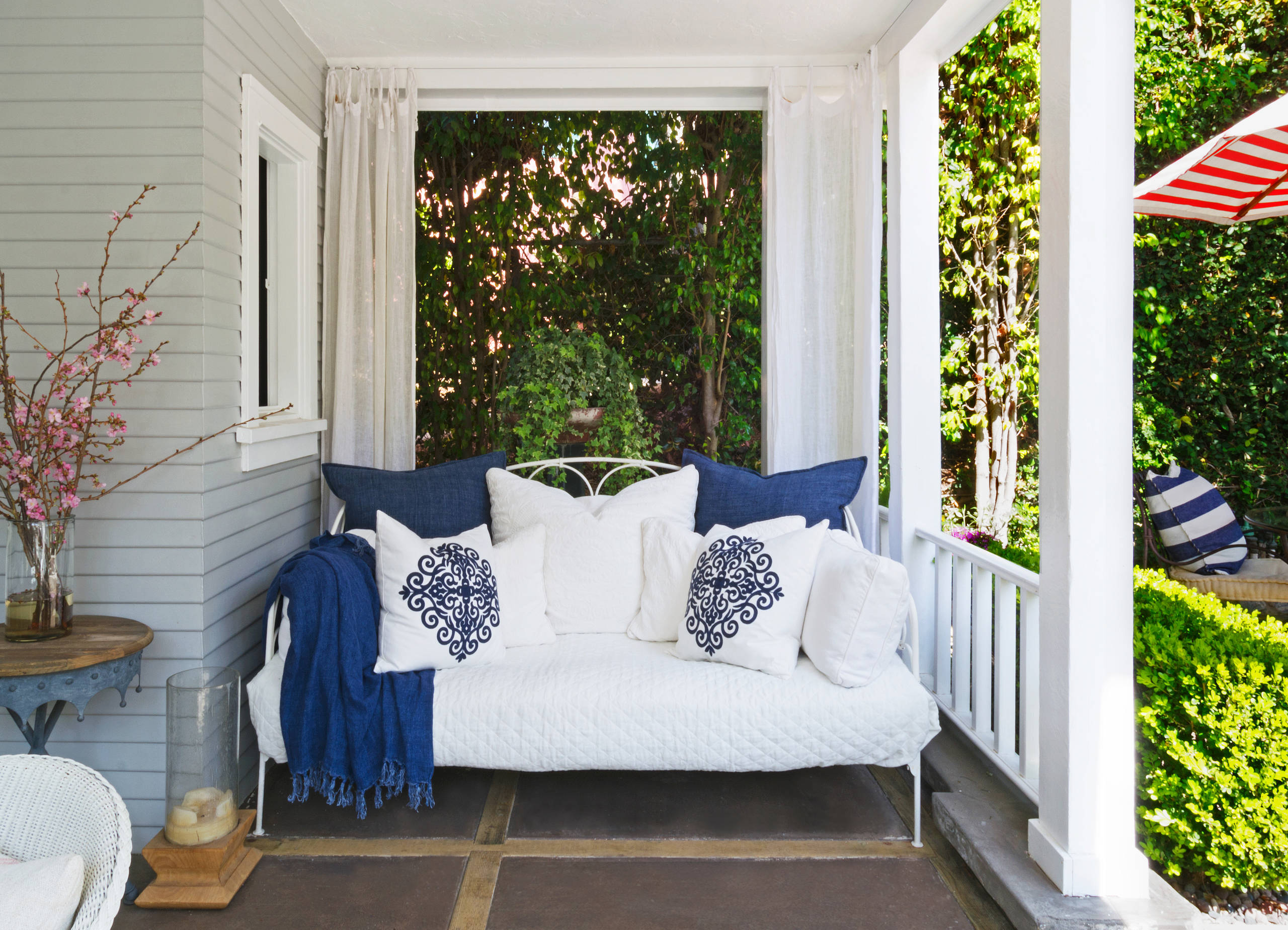10 Outdoor Room Ideas That Radiate Style