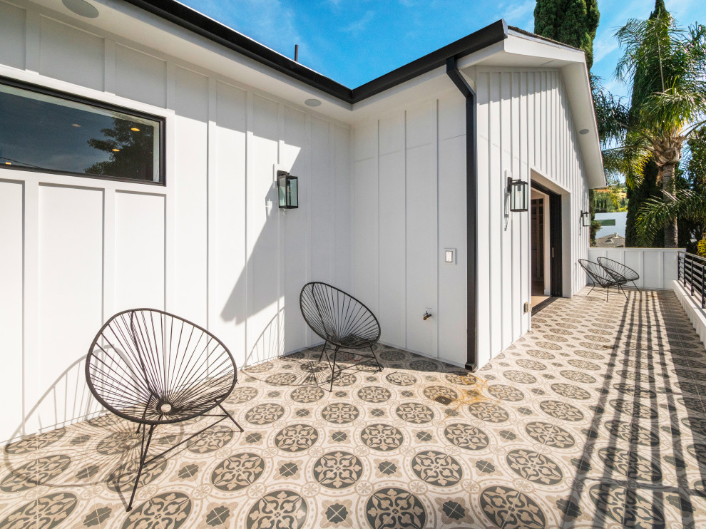 Design ideas for a rural veranda in Los Angeles.